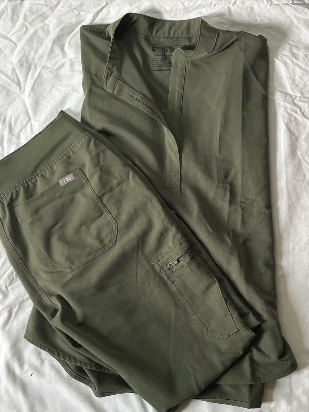 Figs Olive Green Women's Set Medium - Picture 2 of 5